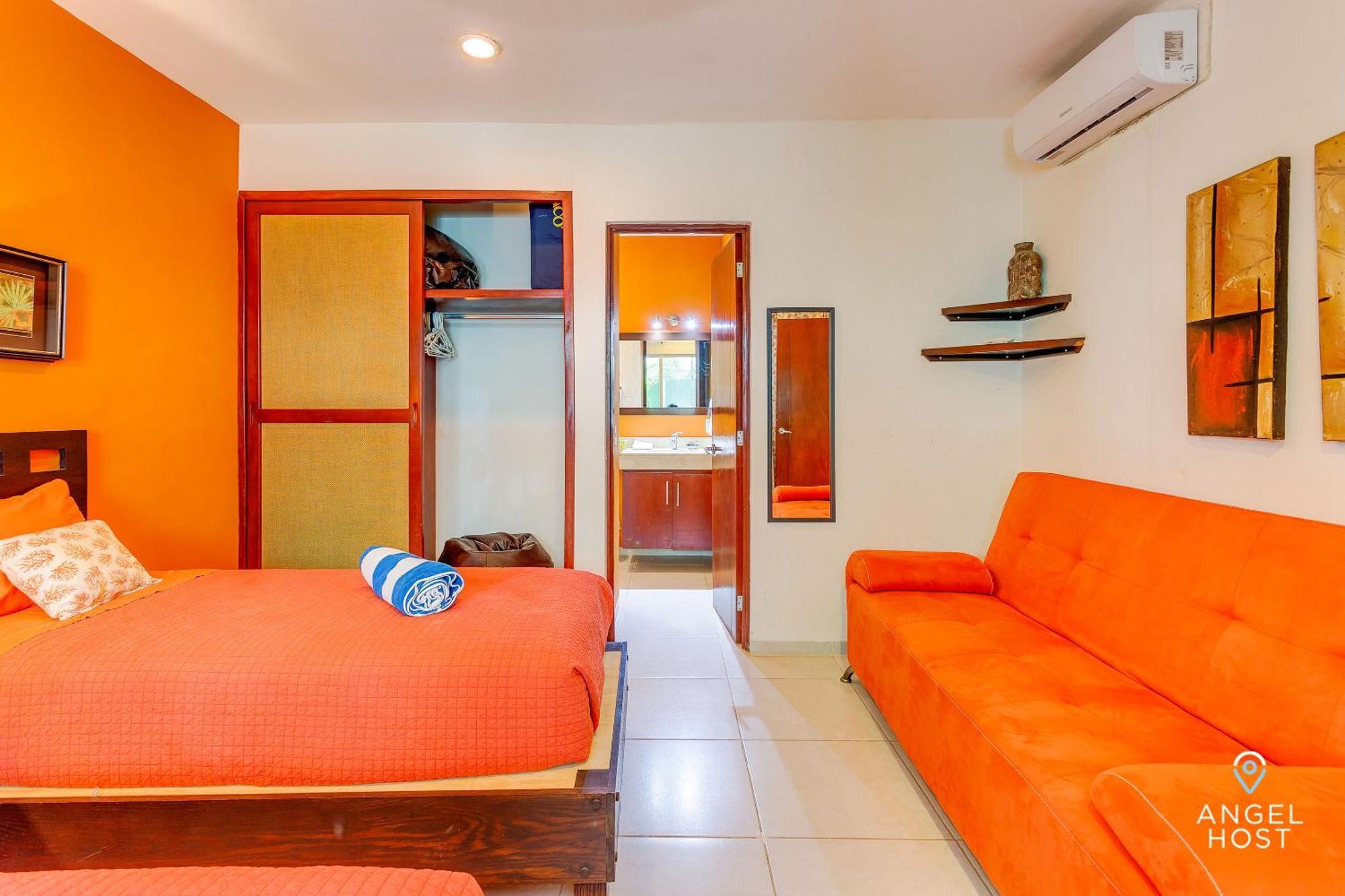 New Tropical Vibe With Roof Pool 3 Blks Сasa de vacaciones *